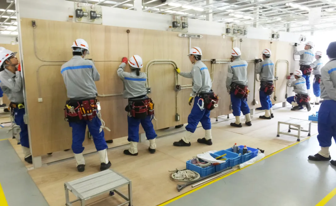 クラフティアアカデミー