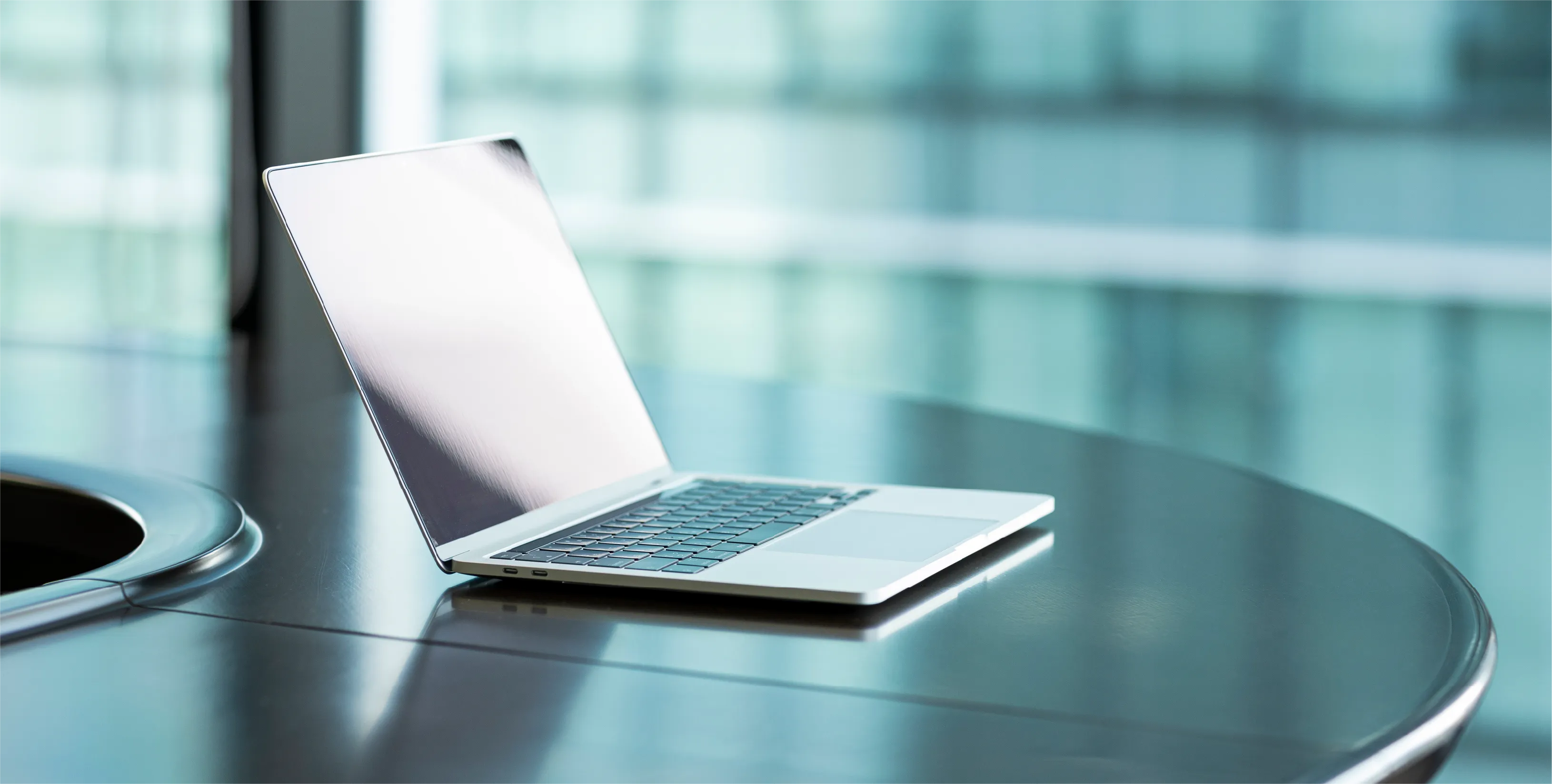 GRADUATE RECRUITMENT 新卒採用情報