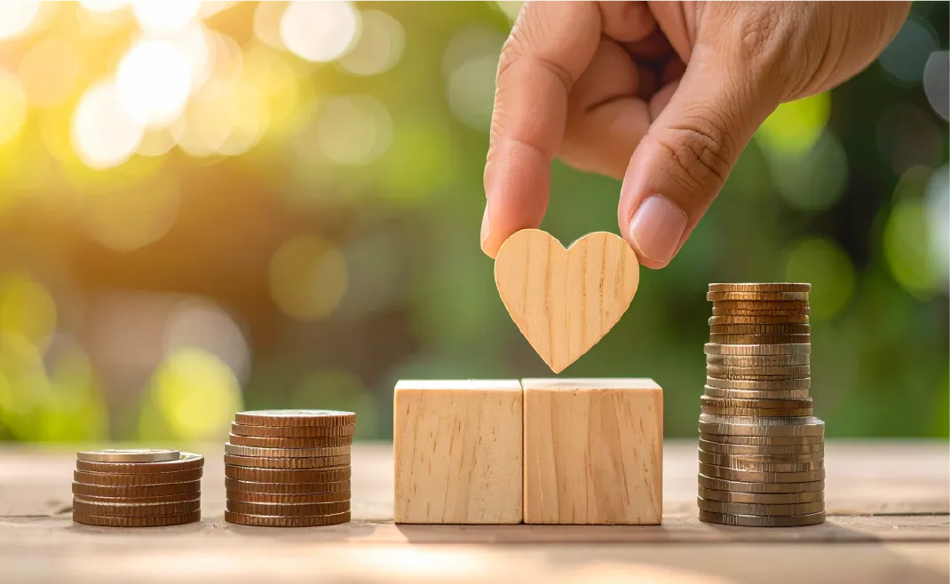 貯金している画像