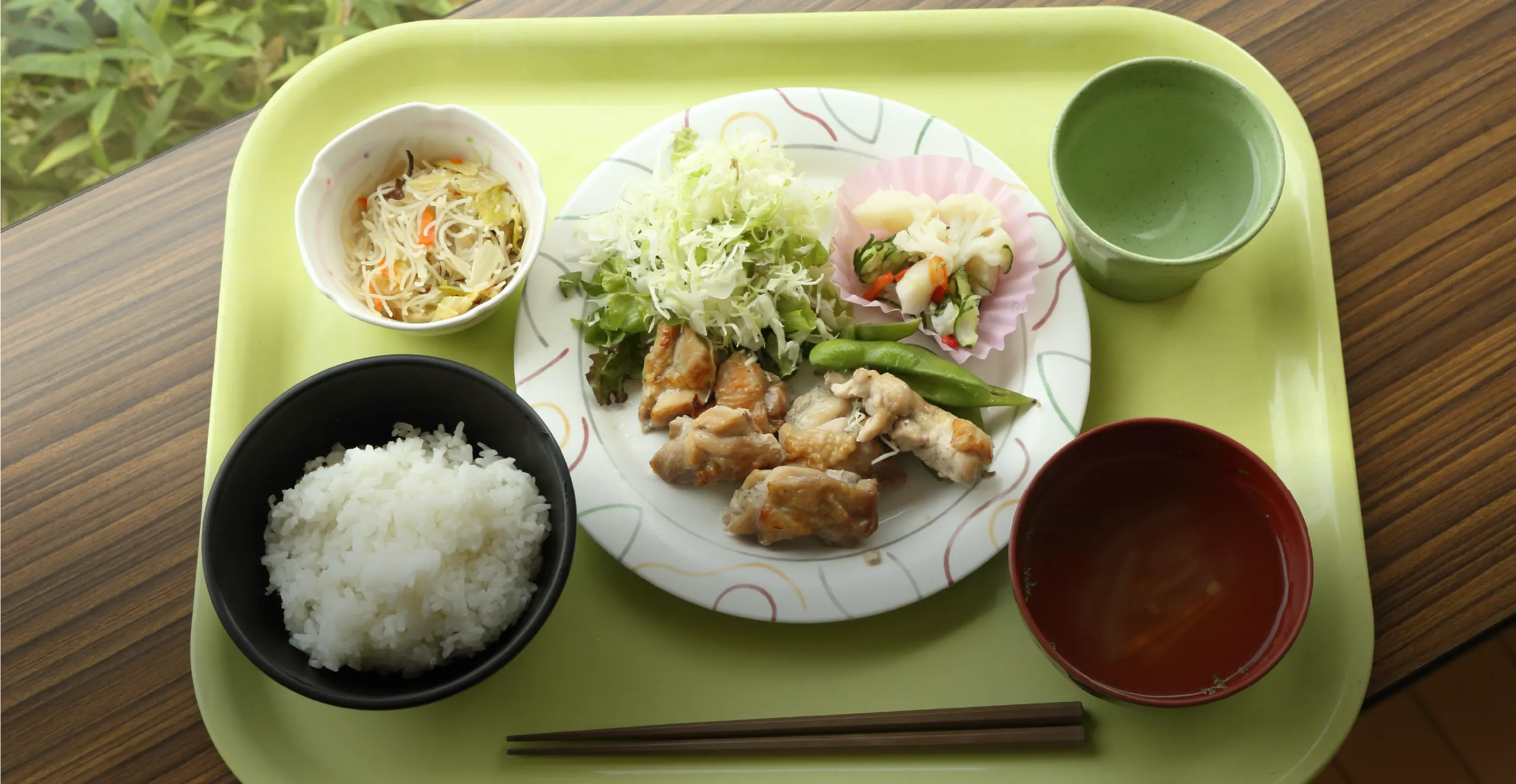 昼食と昼休みの様子