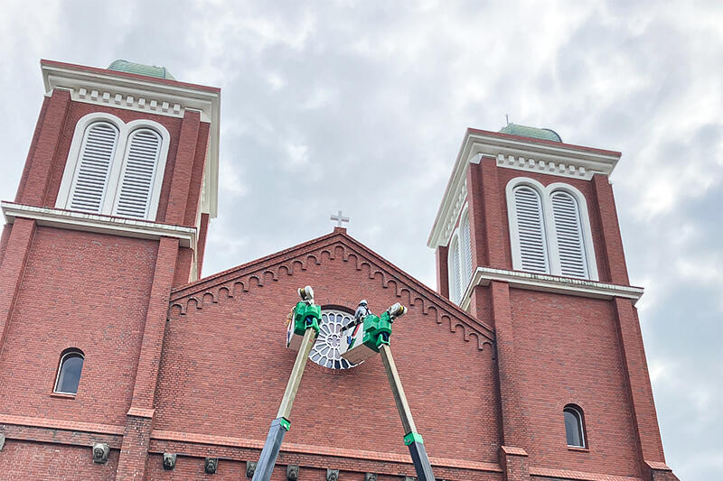 長崎支店：浦上天主堂の清掃